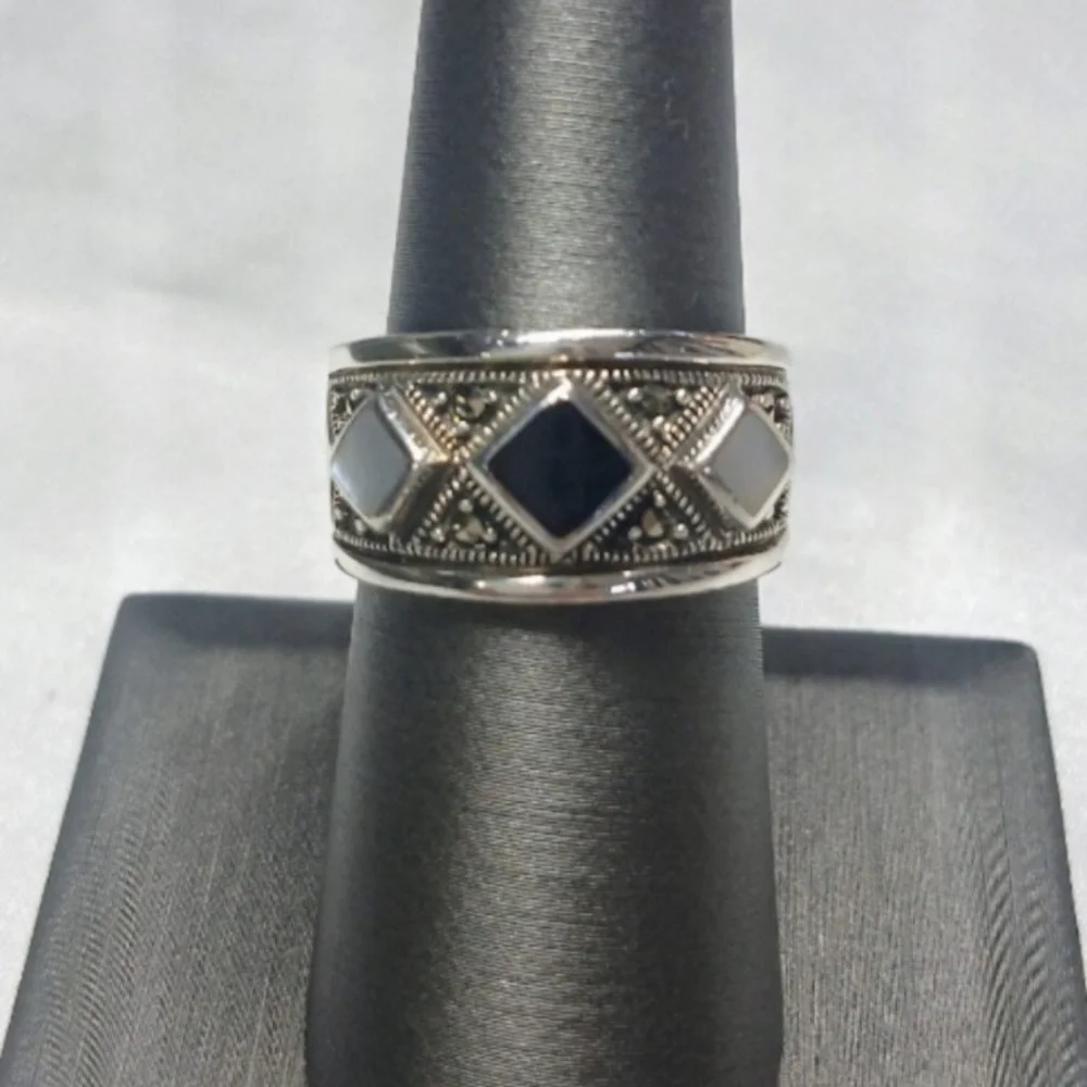 Sterling Silver 925, Black Onyx, and Zircon Ring.  Size 8 - Picture 2 of 9